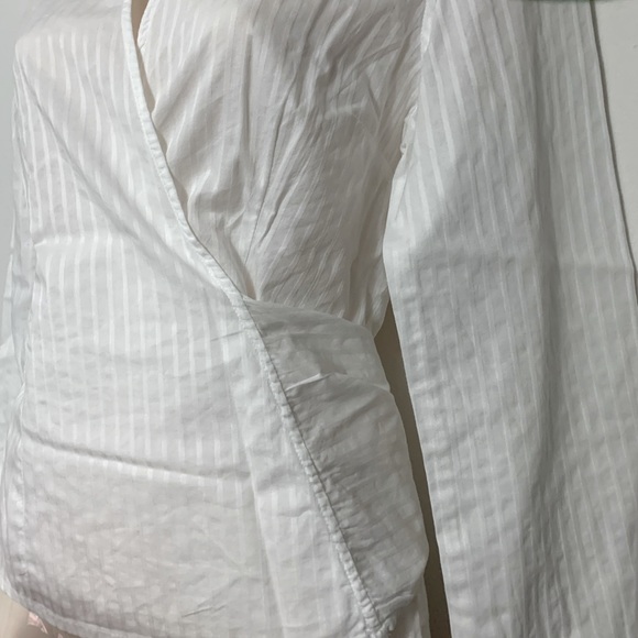 White long sleeve - Picture 3 of 13